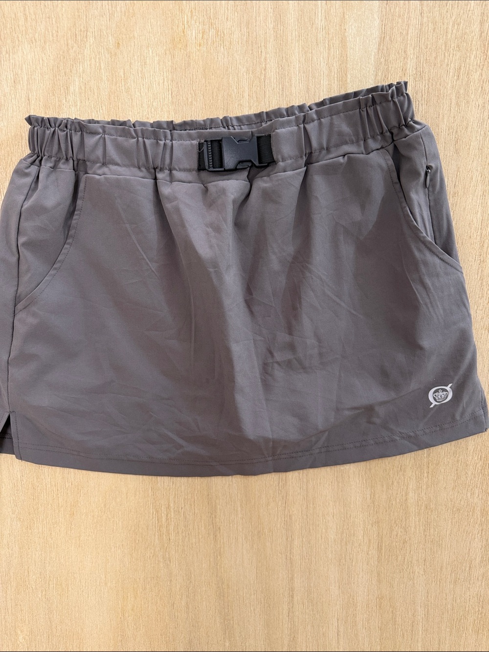 Born Outdoor skort in mushroom taupe M